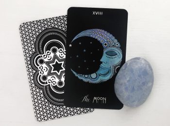 The Moon Tarot Card - Keen Articles